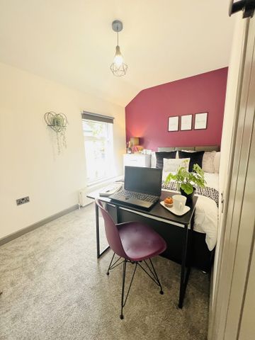 BEDROOM 2 – LARGE DOUBLE ENSUITE - Photo 5