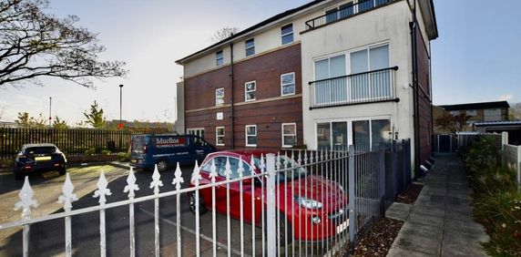 2 bedroom flat to rent - Photo 2