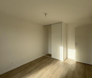 Location Appartement 2 pièces 46m² BONCHAMP LES LAVAL 53960 - Photo 2