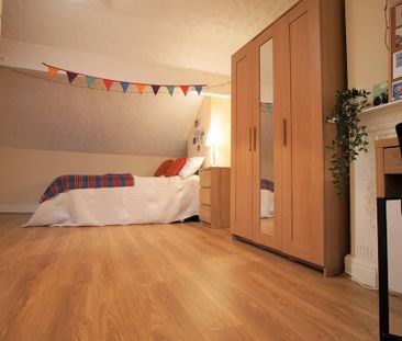 8 bedroom terraced house to rent - Photo 3