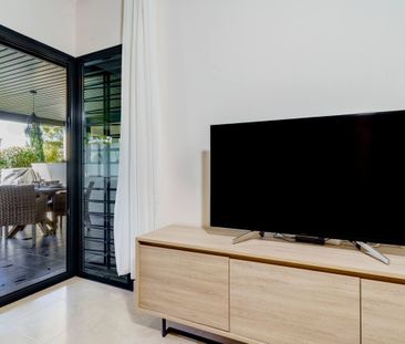 Apartment in Los Flamingos, Costa del Sol - Photo 4