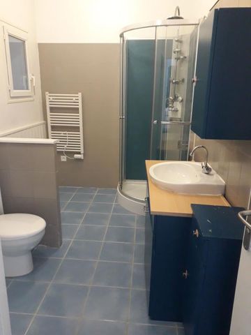Location Appartement 2 pièces 65m² LA TREMBLADE 17390 - Photo 5