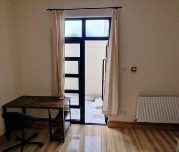 Double Room Kensington Garden, Ilford Essex, IG1 - Photo 4