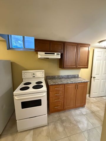 For Lease - 4 Ridgemore Crescent, Brampton, Ontario - Photo 2