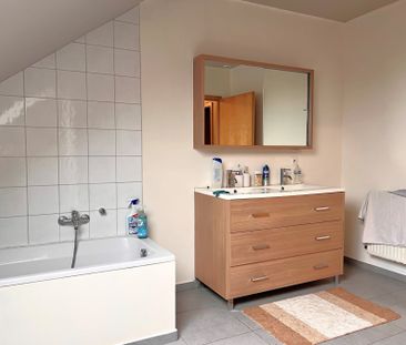 Woning met 3 slaapkamers, tuin en garage. - Photo 5