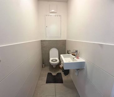 Stilvolle 2 Zimmer Mietwohnung (44,14 m²) mit Balkon und KFZ-Abstel... - Photo 5