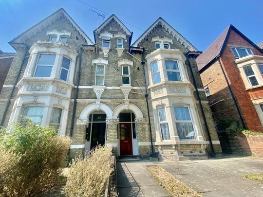 Clapham Road, MK41 - Photo 1