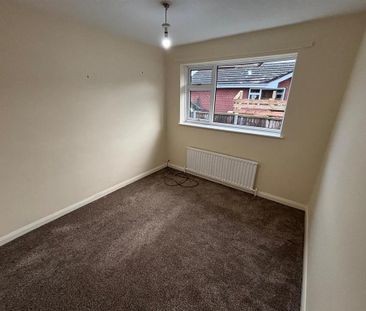 2 bedroom semi-detached bungalow to rent - Photo 4