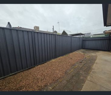 Stylish 2 bedroom unit opposite GV Health - Photo 2