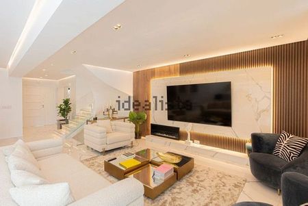 Alquiler de chalet adosado en Calle Sierra Bermeja - Photo 3