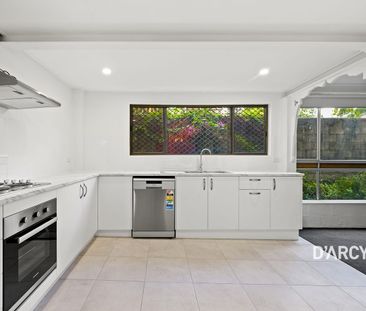 Newly Renovated & Sophisticated Unit - Photo 2