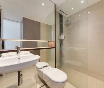 Bills included + Fully furnished studio with a private courtyard - Photo 4