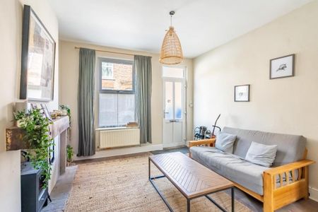 2 bedroom terraced house to rent - Photo 2