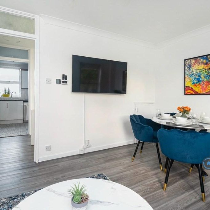 2 bedroom end of terrace house to rent - Photo 1