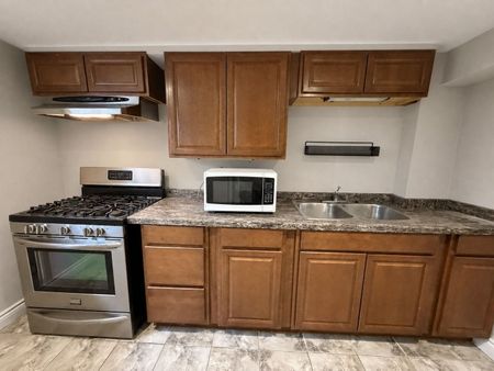 For Lease - 830 Brucedale Avenue Unit# Lower, Hamilton, Ontario - Photo 3