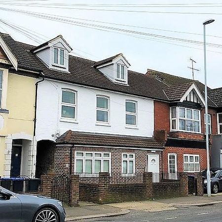 Studio to rent - Photo 3