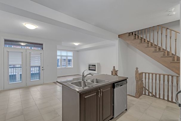 For Lease - 481 Manhattan Common, Oakville, Ontario - Photo 1