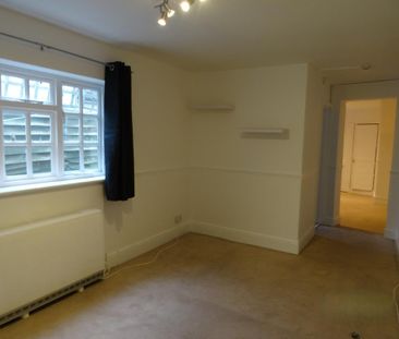 Studio to rent - Photo 6