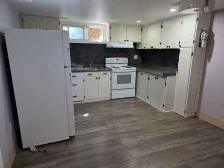 For Lease - 221 Elgin Street, Oshawa, Ontario - Photo 2