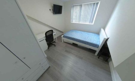 4 bedroom terraced house to rent - Photo 5