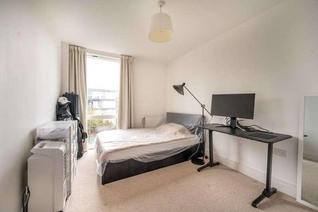 Altius Court, Highams, E4 - Photo 3