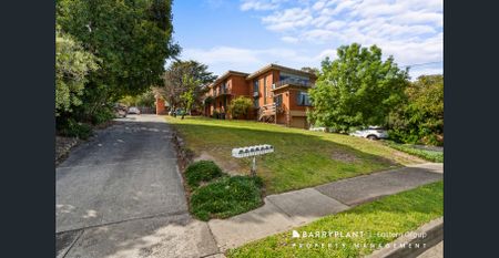 Freshly updated in prime location - Photo 3