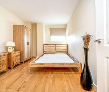 Lower Twelfth Street, Milton Keynes, Buckinghamshire, MK9 - Photo 5