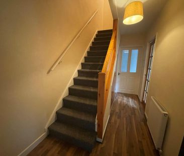 2 bedroom maisonette to rent - Photo 2