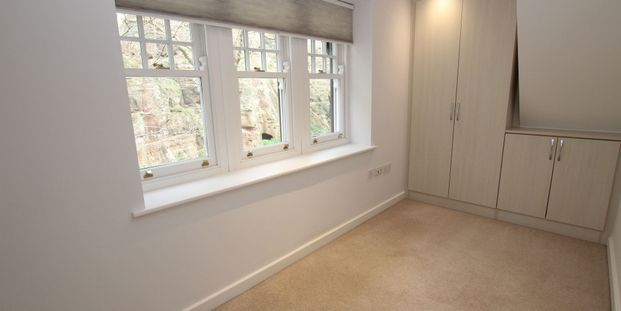 Peveril Drive, Nottingham, NG7 - Photo 1