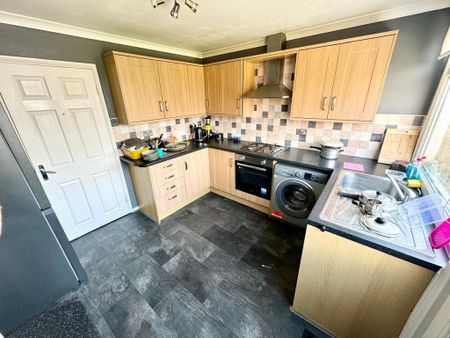 4 bedroom house share to rent - Photo 5