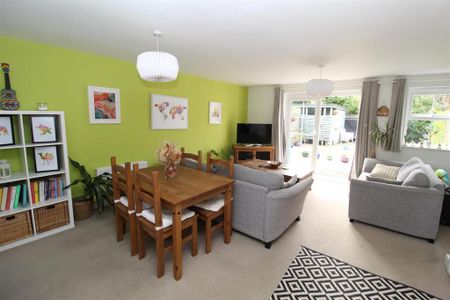 3 bedroom terraced house to rent - Photo 5