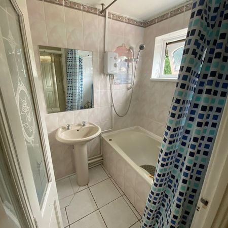 Room in a Shared House, Foster Way, B5 - Photo 4