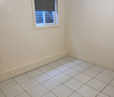 For Lease - 184 Folkstone Crescent, Brampton, Ontario - Photo 2