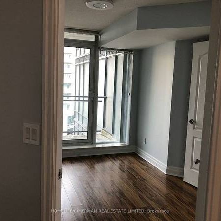 Parklawn/Lakeshore Beautiful 1Bdrm Lake View Walk In Closet 1Parking - Photo 3