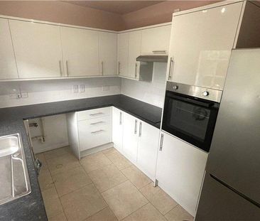 3 bedroom semi-detached house to rent - Photo 6