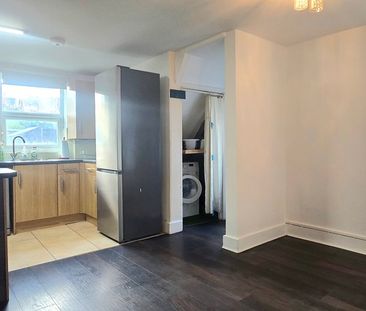 2 Bedroom Apartment, Albert Road, South Norwood - Photo 6