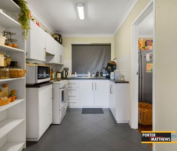 Beautifully situated Unit in the Heart of Vibrant Victoria Park - Photo 5