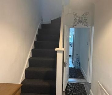 3 bedroom end of terrace house to rent - Photo 4