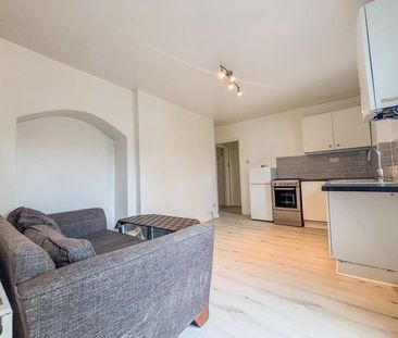 1 Bedroom Flat To Let - HP11 - Photo 4