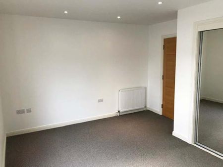 2 bedroom flat to rent - Photo 2