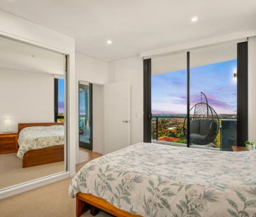 Immaculate Two Bedroom Apartment With Breathtaking Views - Photo 3