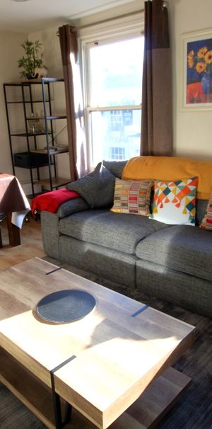 Room 3 Montpellier Retreat, CHELTENHAM GL502XG - Photo 1