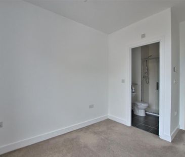 4 bedroom terraced house to rent - Photo 4