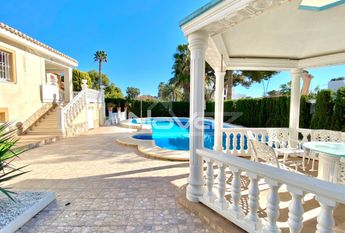 Incredible villa 1 minute from La Zenia be
