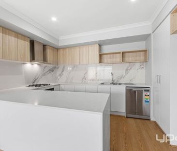 Townhouse with Park Views - Photo 2