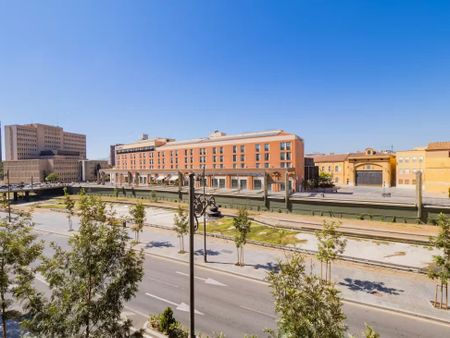 Pasillo de Atocha, Málaga, Andalusia 29005 - Photo 5