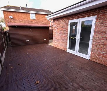 4 bedroom detached house to rent - Photo 5