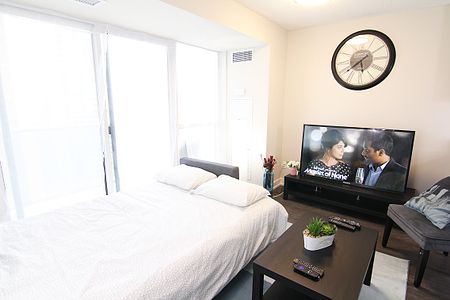 One Bedroom Apartment - Sherbourne - Photo 4