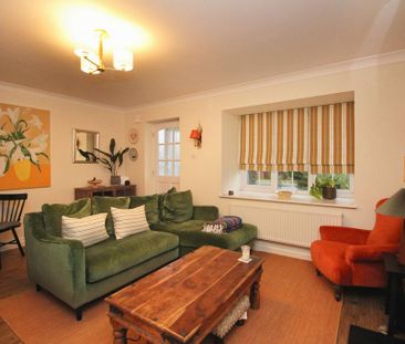 3 bedroom semi-detached house to rent - Photo 2