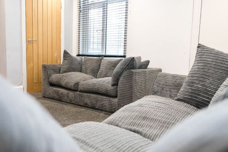 Providence Avenue, Woodhouse, Leeds - Photo 2